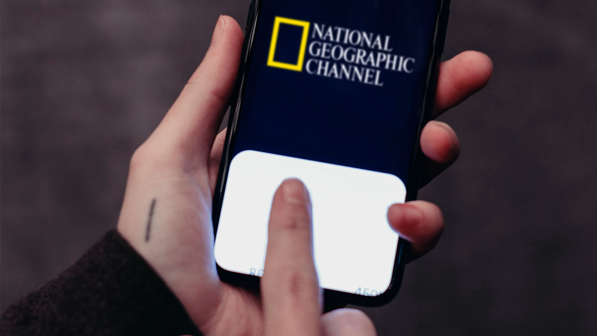 Swipe Right for Instant Logo Love